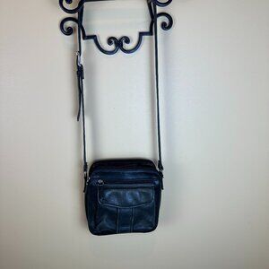 Fossil vintage crossbody leather purse 75082. LOTS of pockets. 9x9x3 inches
